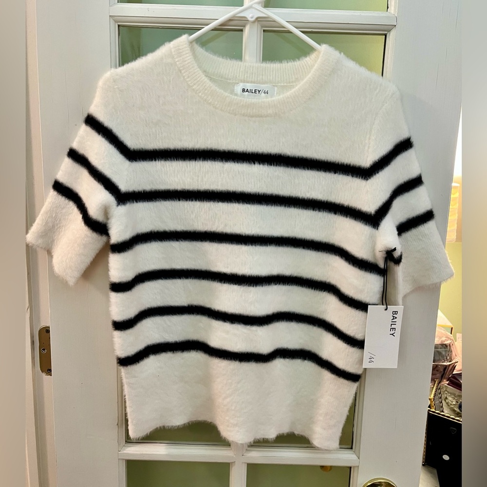 Bailey 44 short sweater top soft fuzzy black & white stripe XS NWOT  (#297)